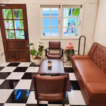 Noir Cafe And Hostel Chinatown Bangkok
