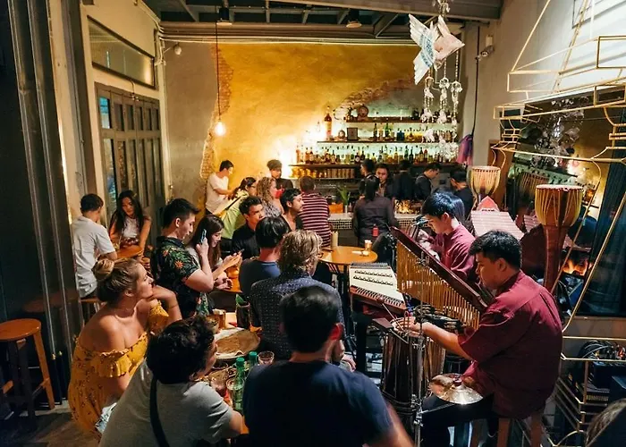 Noir Cafe And Chinatown *
