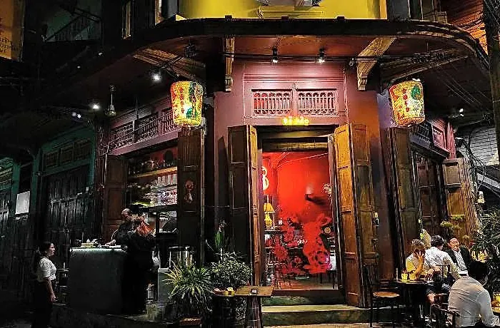 Noir Cafe And Chinatown